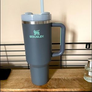 THE QUENCHER H2.0 FLOWSTATE™ TUMBLER (SOFT MATTE) | 40 OZ  BARELY USED